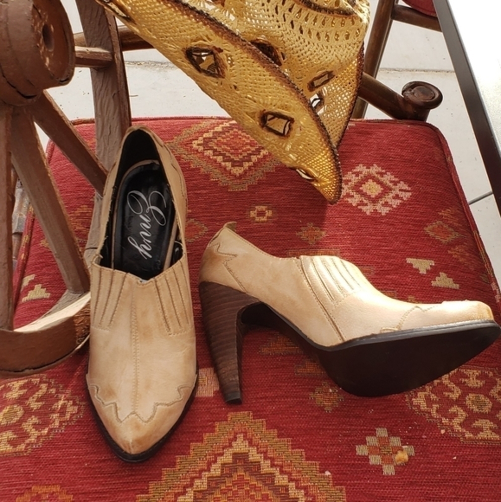 Western‎ booties - image 6